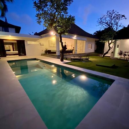 Villa Emma | Heart Of Seminyak | 350M Beach Exteriér fotografie